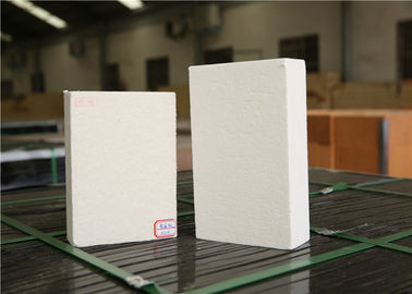 Cobertura branca da fibra cerâmica da aparência para forros da parede do equipamento de aquecimento